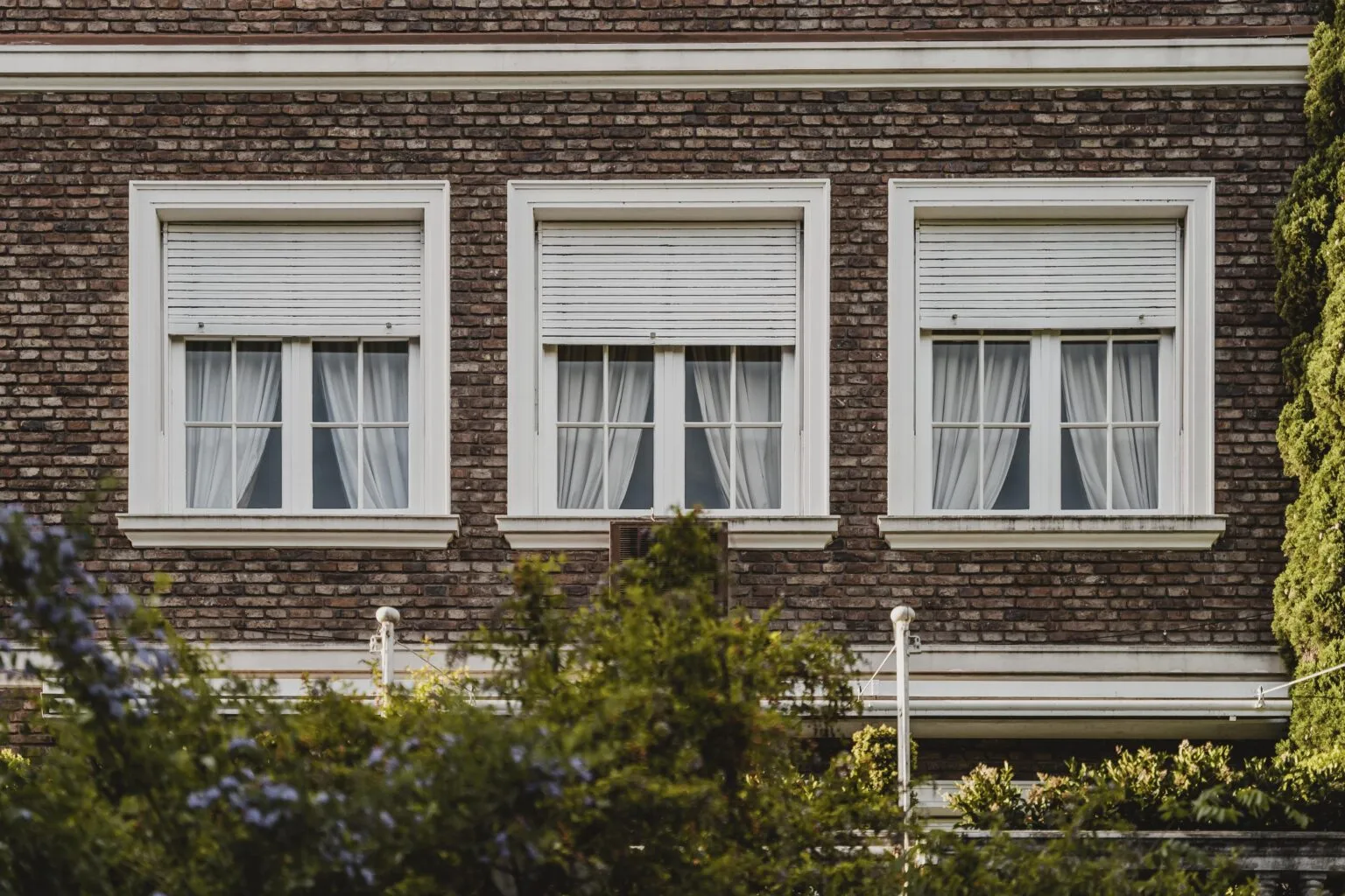Siding Secrets: Expert Tips for Choosing the Perfect Material for Your Home