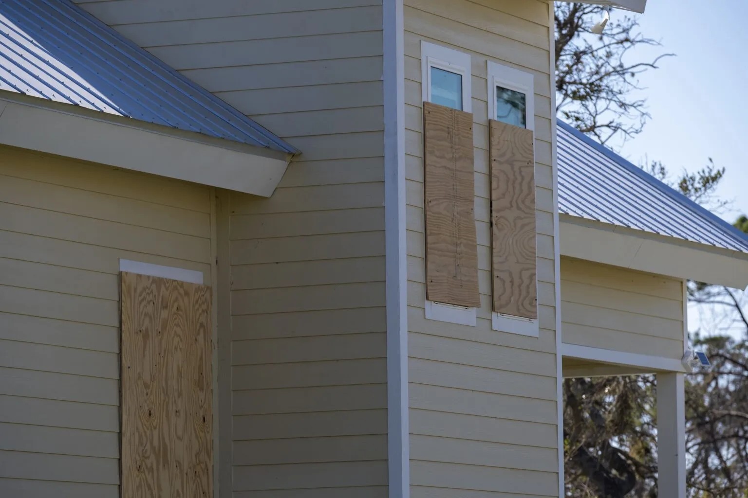 Siding Secrets: Expert Tips for Choosing the Perfect Material for Your Home